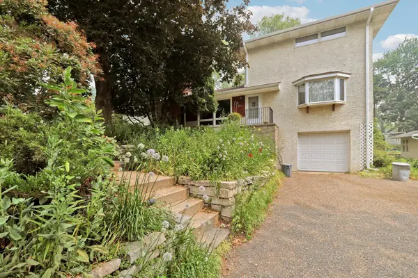 1826 Alameda Street, Roseville, MN 55113