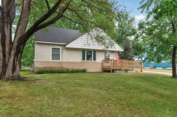 2551 Rainbow Lane, New Brighton, MN 55112