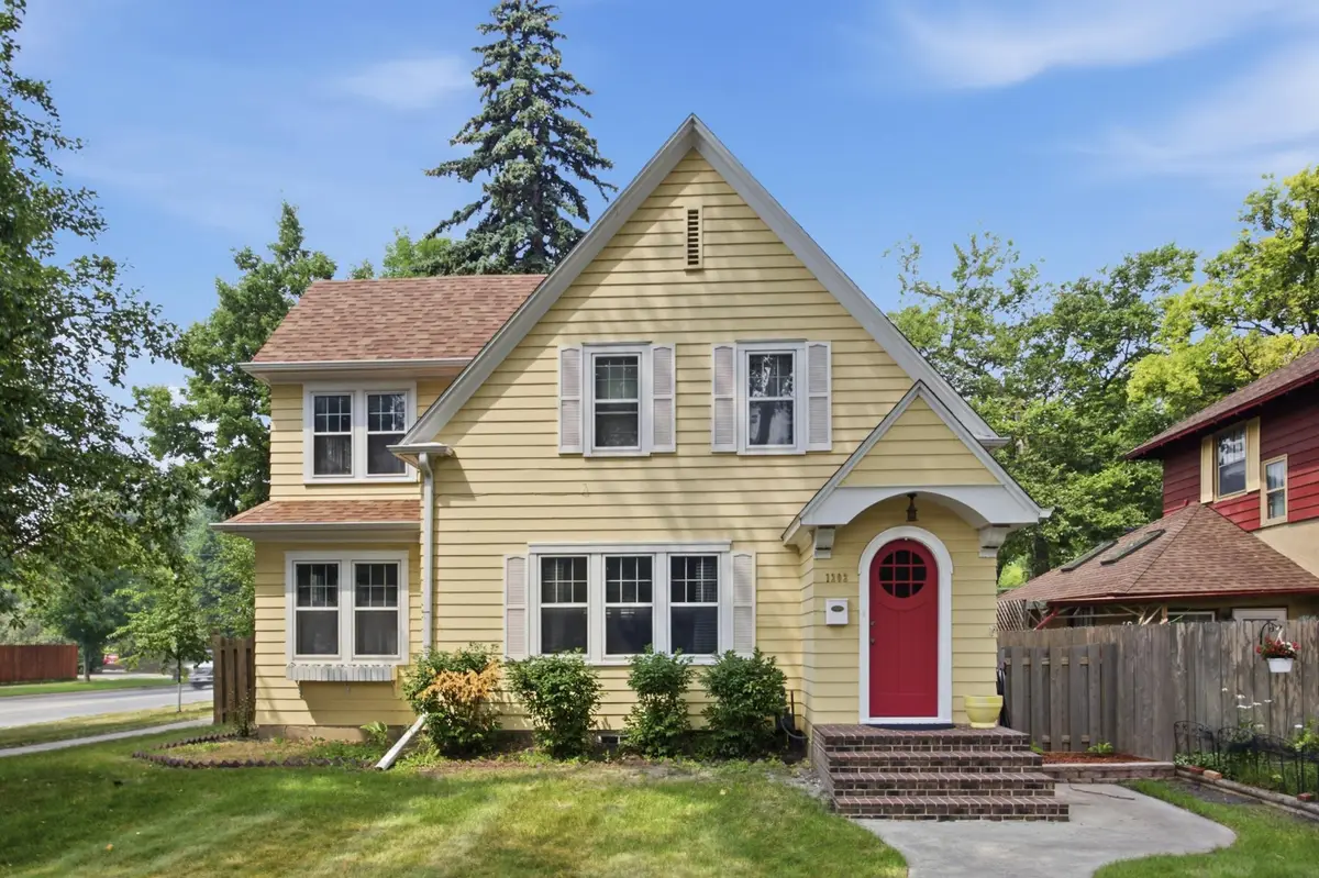 1202 4th Street N, Fargo, ND 58102 - #1