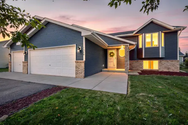 1528 Homestead Street, Shakopee, MN 55379