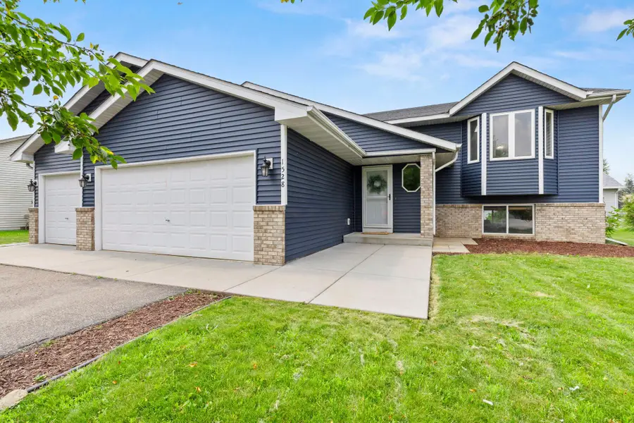 1528 Homestead Street, Shakopee, MN 55379 - #2