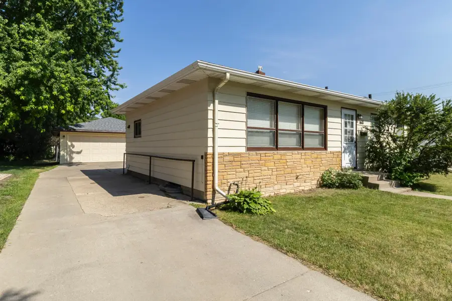 1618 17th Street S, Fargo, ND 58103 - #2