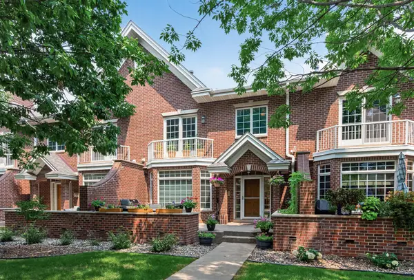 10776 Falling Water Lane #B, Woodbury, MN 55129