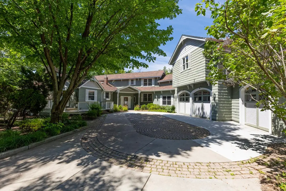 6630 Horseshoe Curve, Chanhassen, MN 55317 - #1