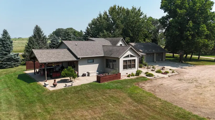 93529 500th Avenue, Windom, MN 56101 - #2