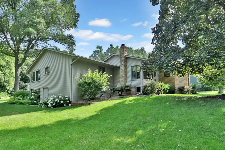 131 Marie Avenue W, West Saint Paul, MN 55118 - #3