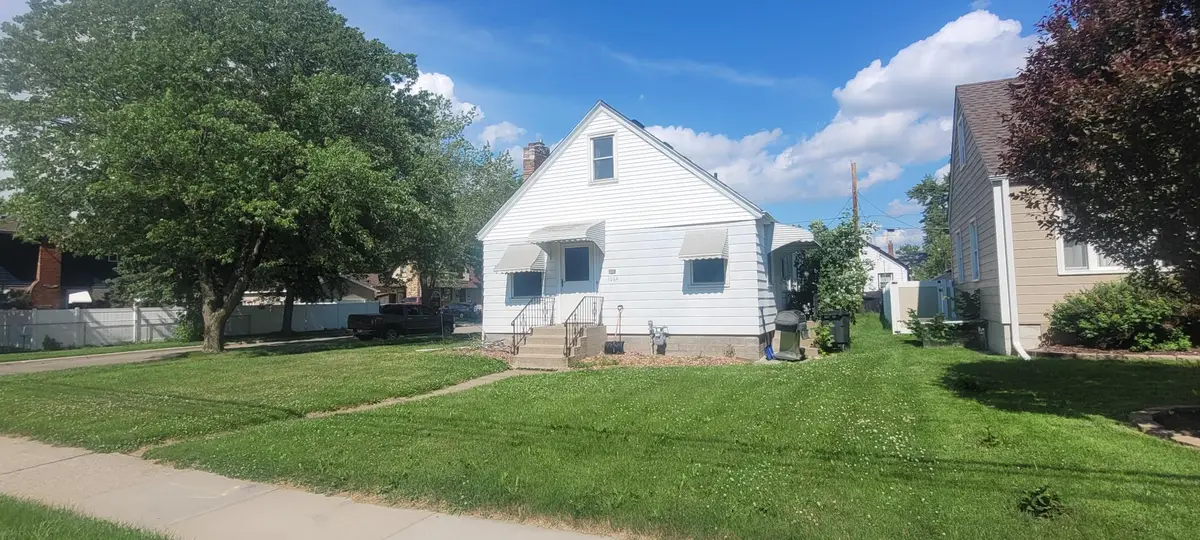 1064 Oakdale Avenue, West Saint Paul, MN 55118 - #1