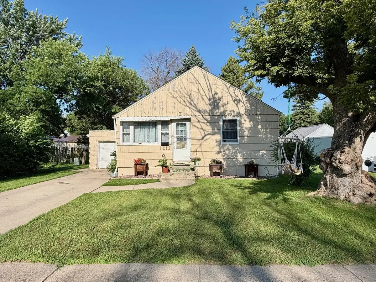 1215 Douglas Avenue, Worthington, MN 56187 - #1