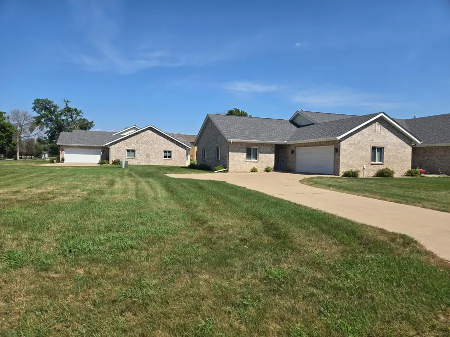 111 S West Street, Belle Plaine, MN 56011 - #2