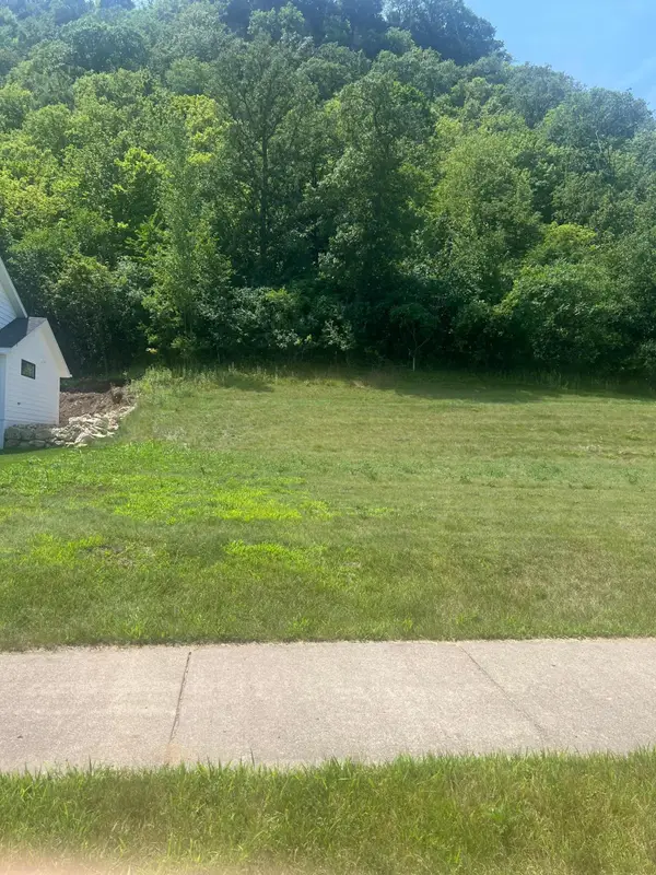2567 Clubhouse Drive, Lake City, MN 55041