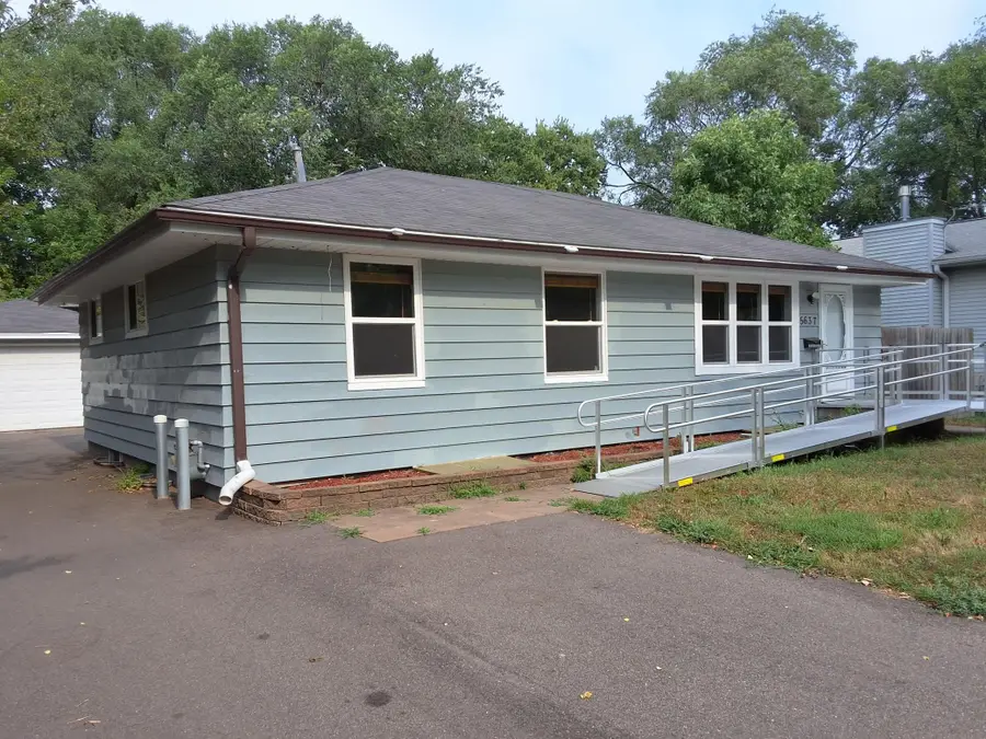 5637 Emerson Avenue N, Brooklyn Center, MN 55430 - #2
