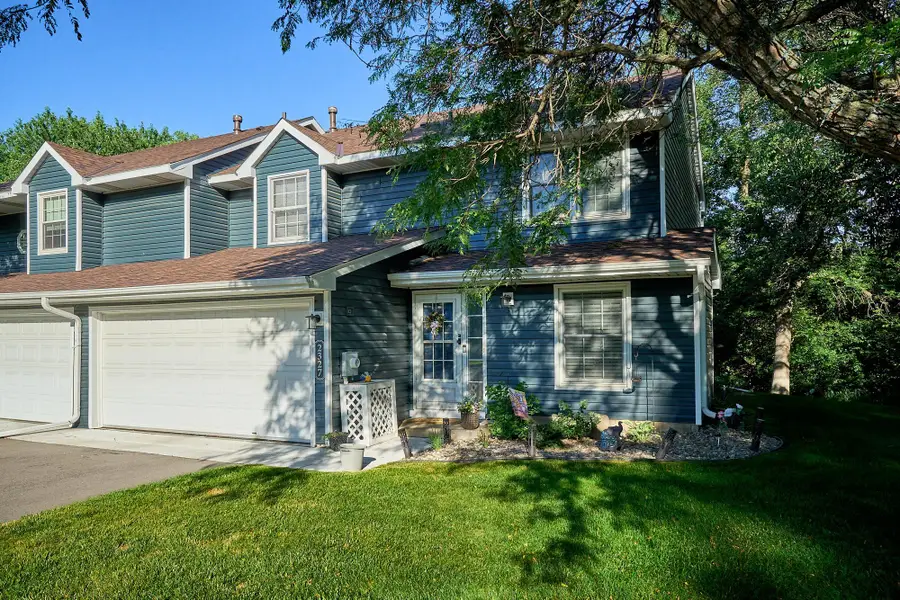 2327 Grange Avenue N, Oakdale, MN 55128 - #3