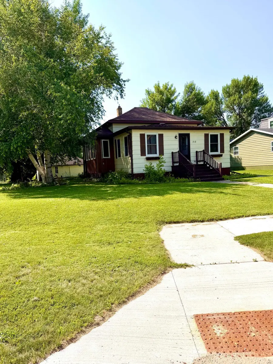 318 2nd Street Se, Hallock, MN 56728 - #2