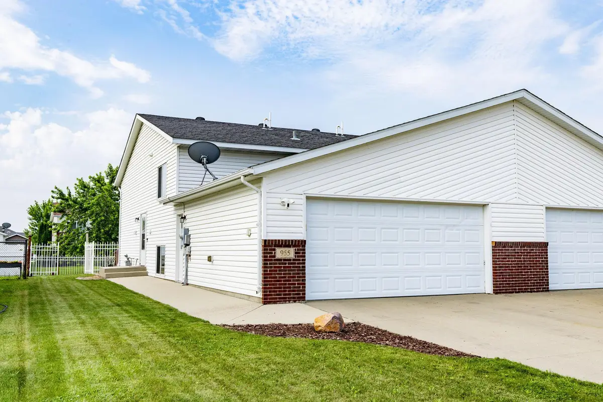 955 42nd Avenue W, West Fargo, ND 58078 - #1