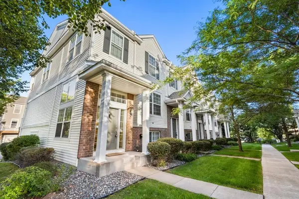 899 Ledgestone Drive, Mahtomedi, MN 55115