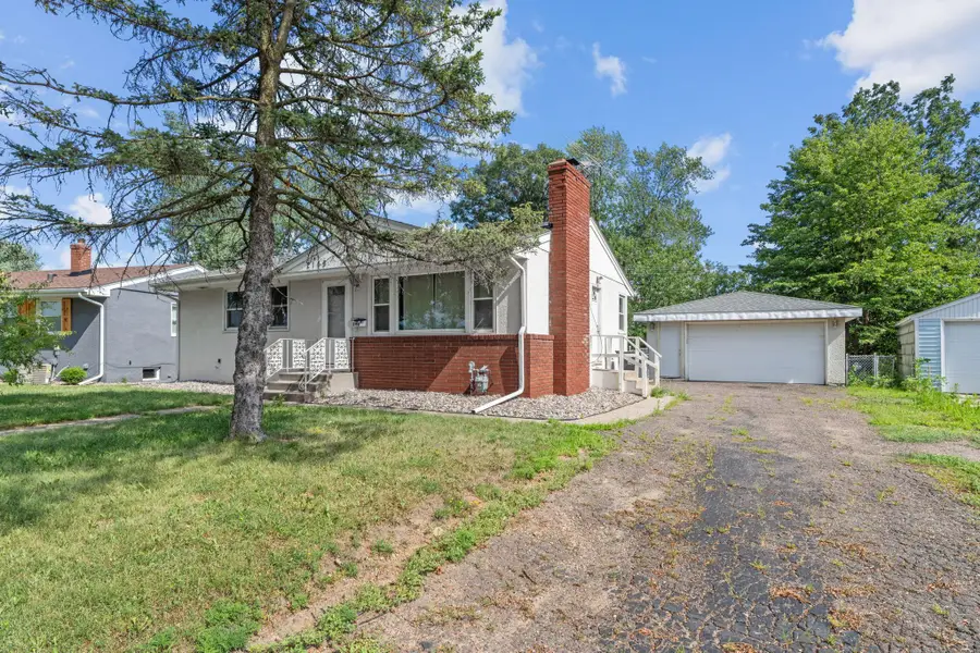 2168 Hawthorne Avenue E, Saint Paul, MN 55119 - #2