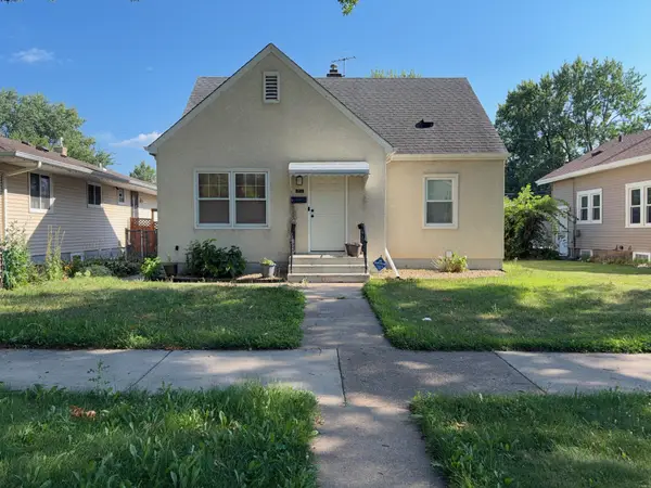 1874 Hawthorne Avenue E, Saint Paul, MN 55119