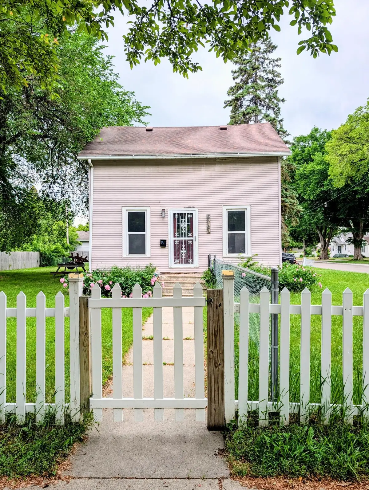 523 11th Street N, Moorhead, MN 56560 - #1