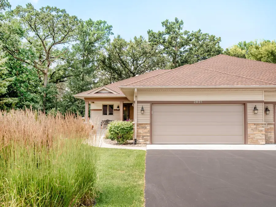 2621 Cardinal Court, North Saint Paul, MN 55109 - #2