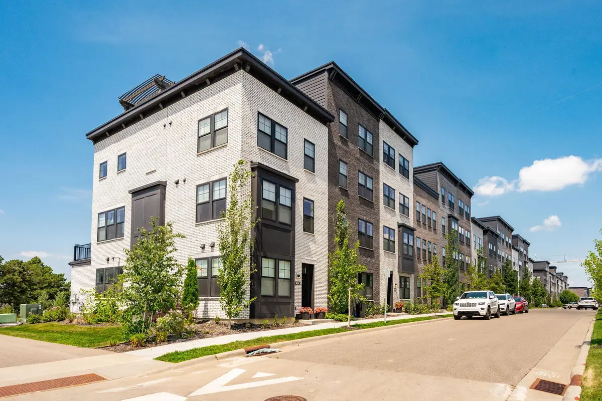 905 Woodlawn Avenue, Saint Paul, MN 55116 - #1