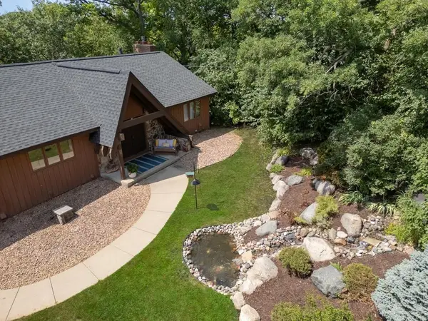 335 Pineview Lane N, Plymouth, MN 55441