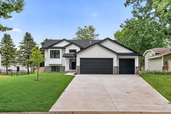 10717 Lincoln Street Ne, Blaine, MN 55434