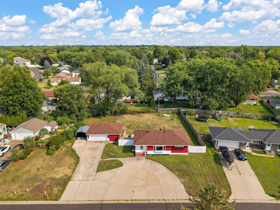 2132 Atlantic Street, Maplewood, MN 55109 - #2
