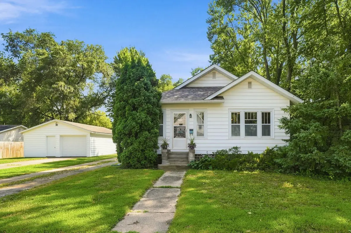 19 12th Street Ne, Faribault, MN 55021 - #1
