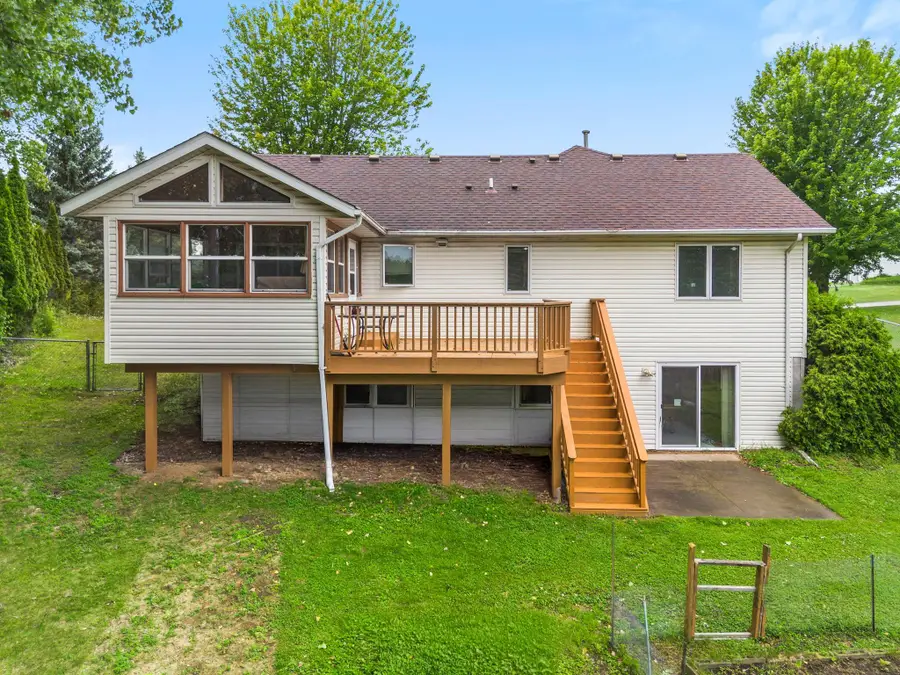 1242 Myrtle Street N, Maplewood, MN 55119 - #3
