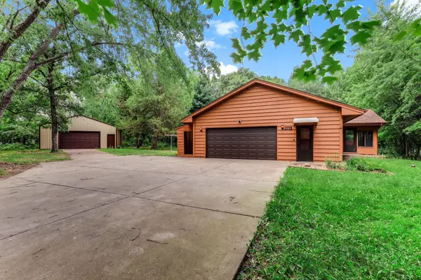 1775 214th Avenue Nw, Oak Grove, MN 55011