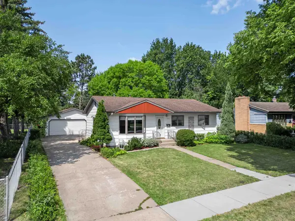 1917 15th Street S, Fargo, ND 58103