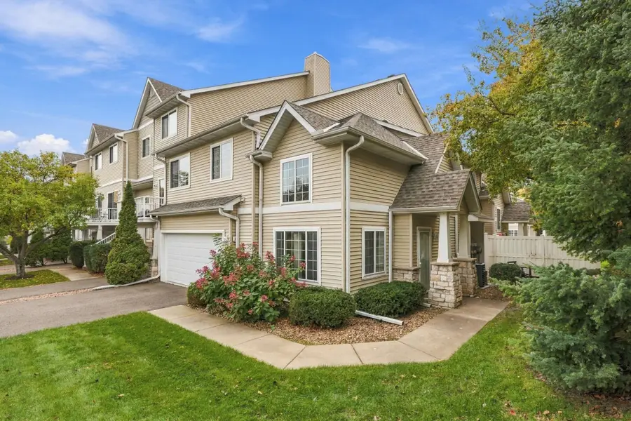 556 Willoughby Way W, Minnetonka, MN 55305 - #2