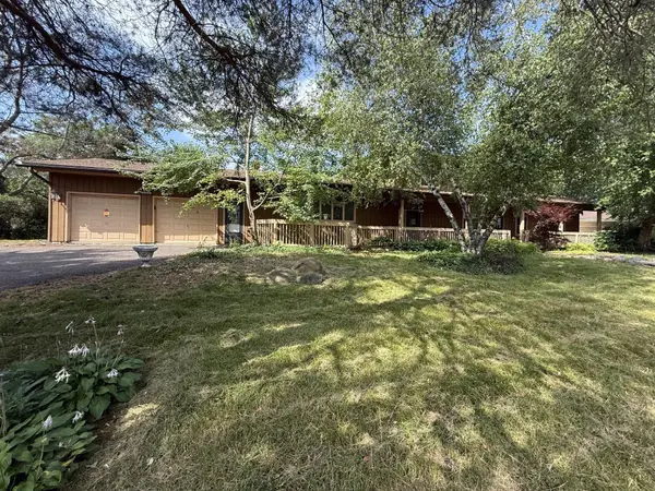 4497 S Oak Leaf Court, Vadnais Heights, MN 55127