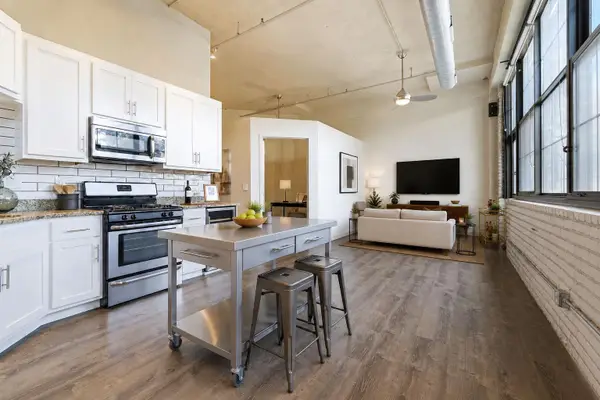 1901 E Hennepin Avenue #104, Minneapolis, MN 55413