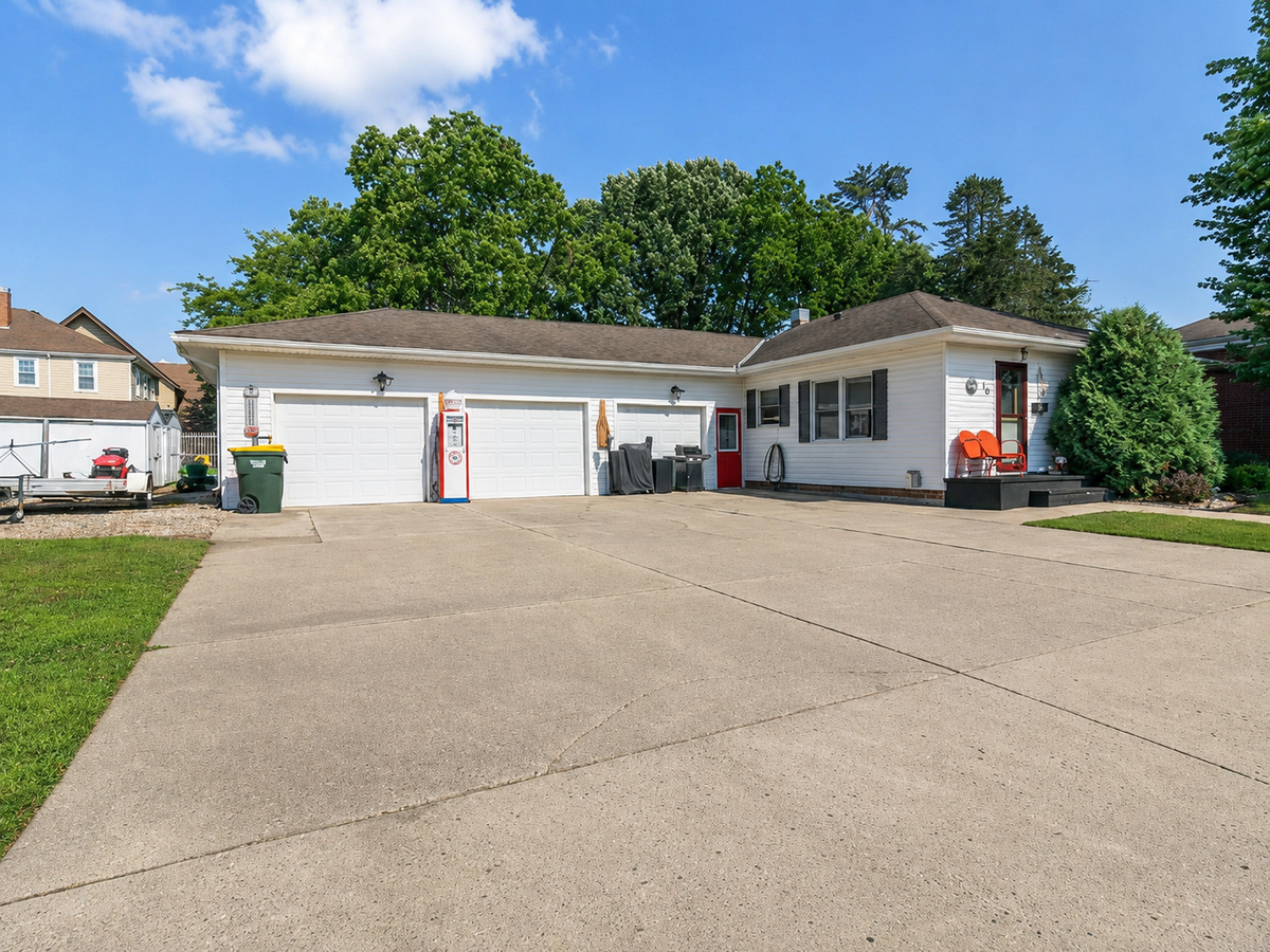 10 Buck Avenue Ne, Madelia, MN 56062 - #1