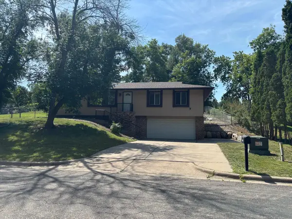 13412 Arden Circle, Burnsville, MN 55337
