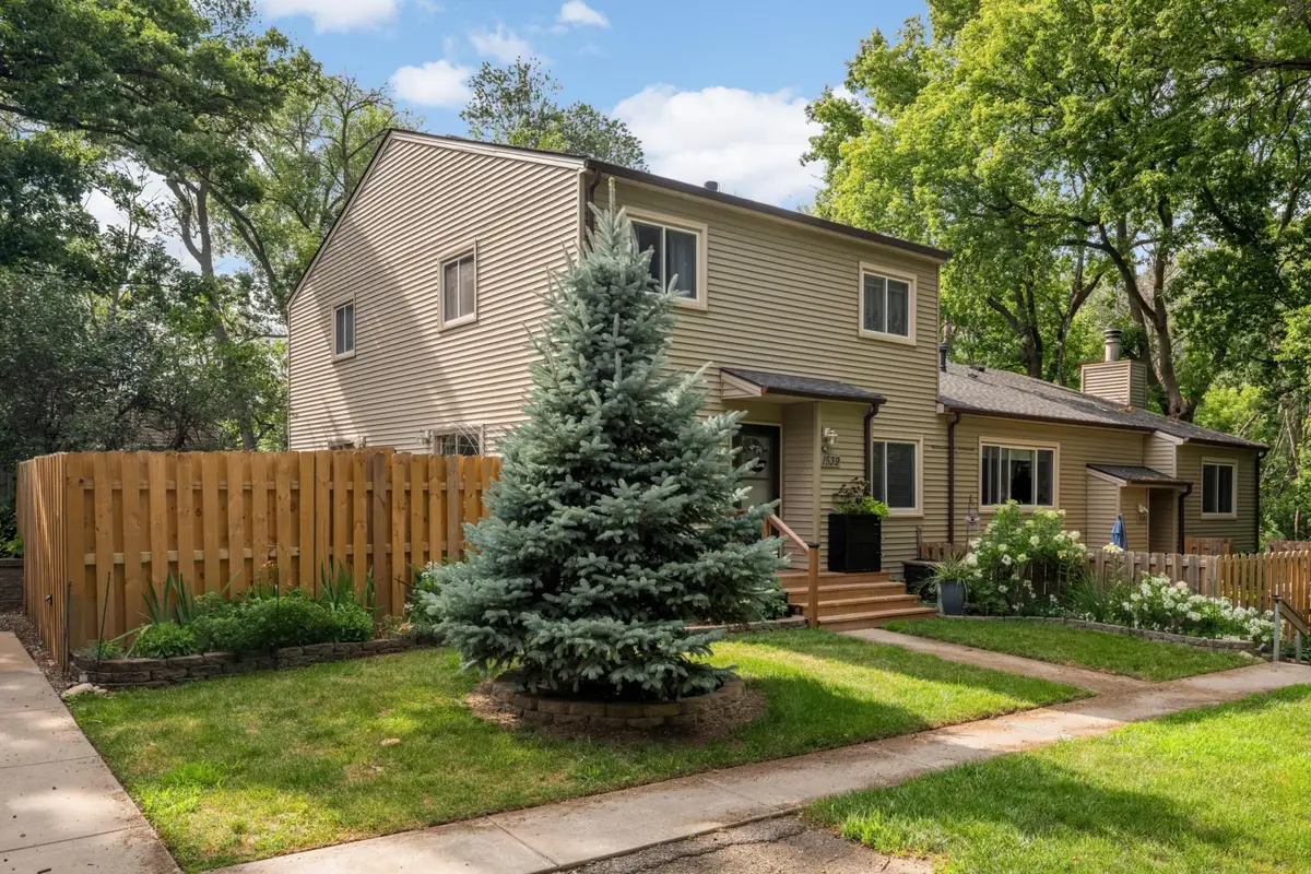 1539 Greenwood Court N, Eagan, MN 55122 - #1