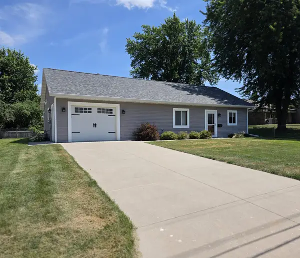 411 Bullis Street, Kenyon, MN 55946