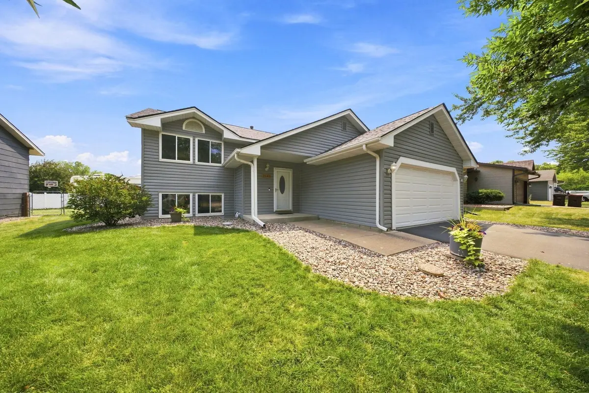 2643 Guthrie Avenue N, Oakdale, MN 55128 - #1