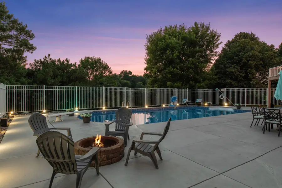 8754 Ridge Ponds Court, Victoria, MN 55386 - #2