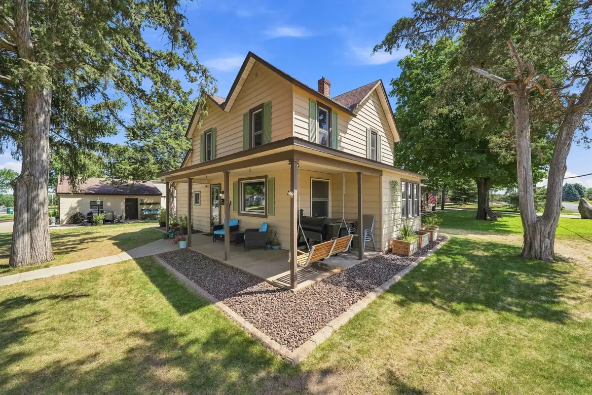 201 N Linden Street, Belle Plaine, MN 56011 - #1