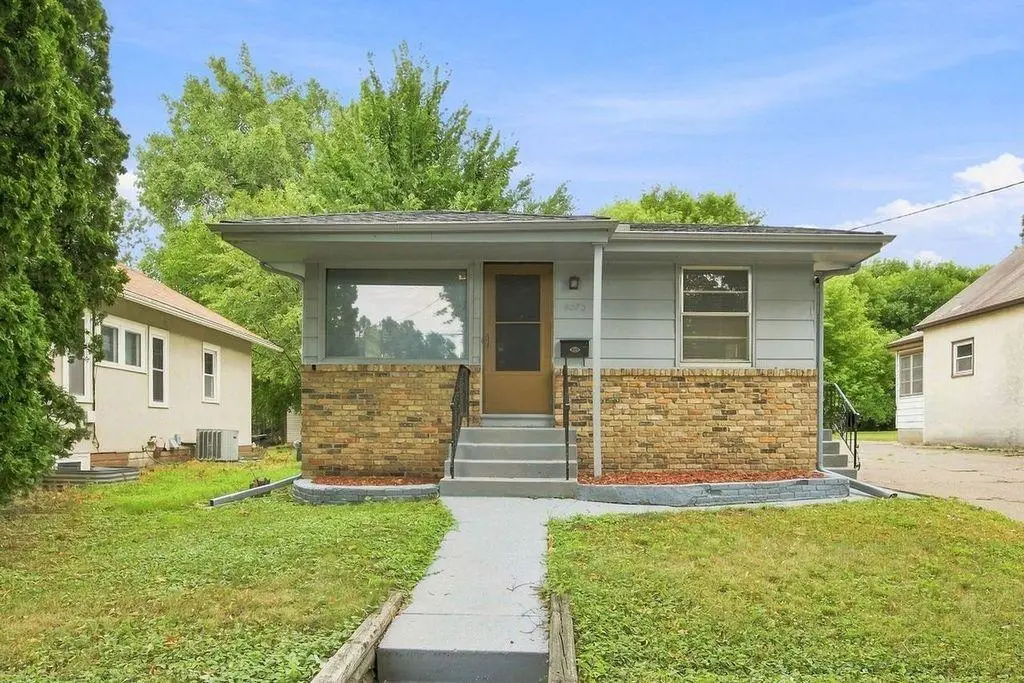 2223 Cole Avenue Se, Minneapolis, MN 55414 - #1