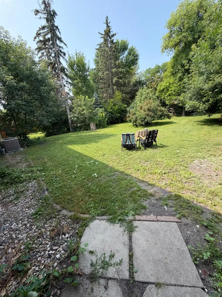 805 Elm Avenue S, Hallock, MN 56728 - #2