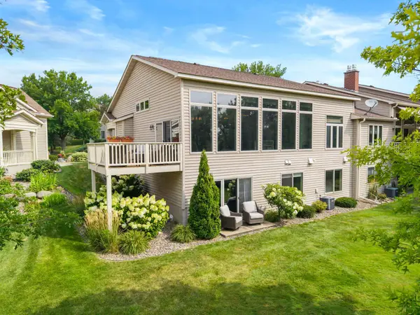 1427 Summit Shores Drive, Burnsville, MN 55306