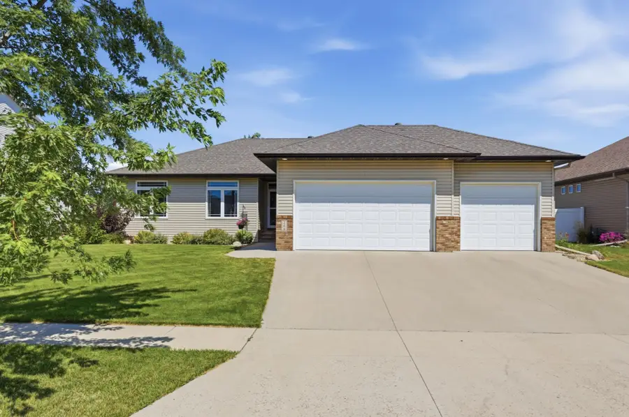 168 30th Avenue E, West Fargo, ND 58078 - #2