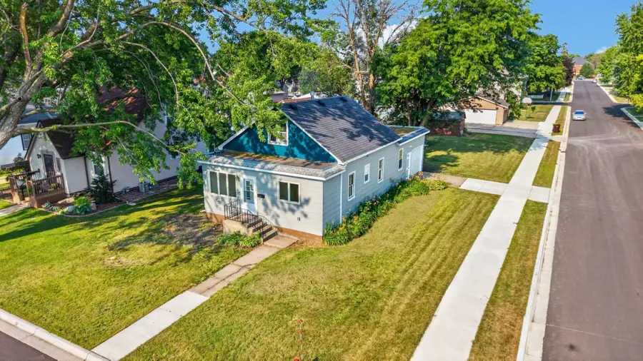 114 Pershing Avenue N, New Prague, MN 56071 - #2