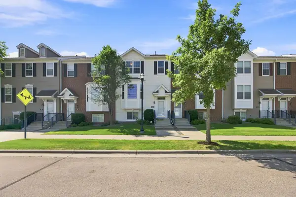 560 Huset Parkway Ne, Columbia Heights, MN 55421