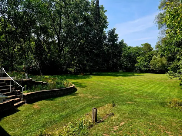 1425 Rice Creek Road Ne, Fridley, MN 55432