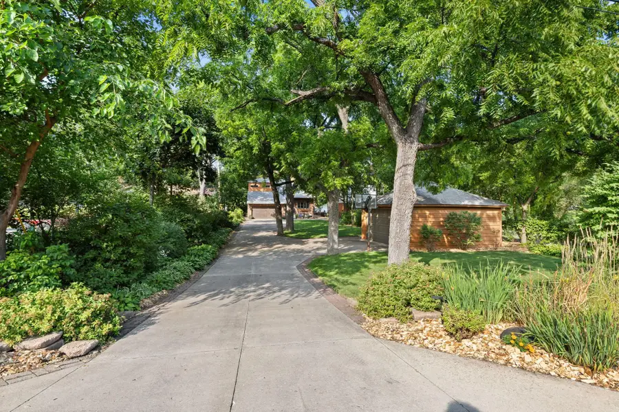 3084 Hamline Avenue N, Roseville, MN 55113 - #3