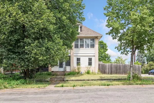 393 Geranium Avenue E, Saint Paul, MN 55130